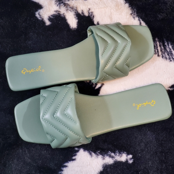 Wave Padded Flat Sandal - Picture 6 of 6